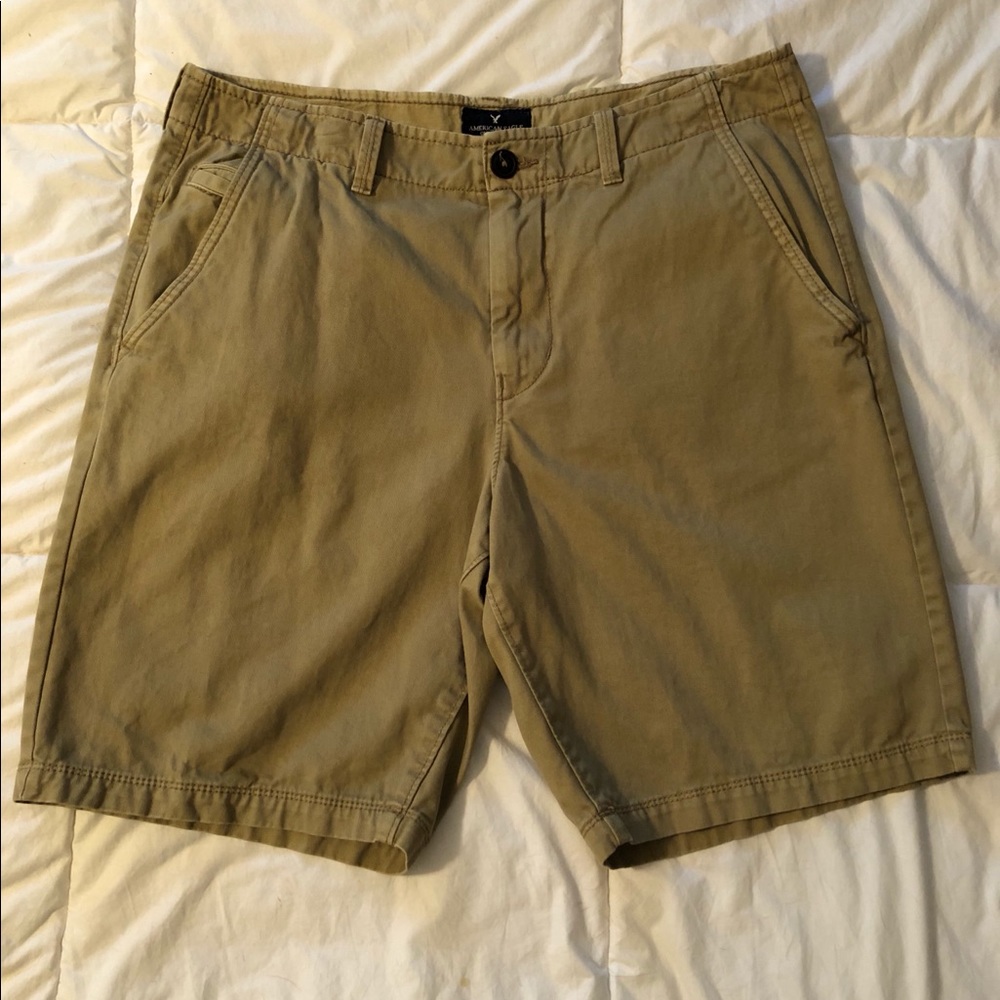 American Eagle Khaki Shorts (34 WAIST)